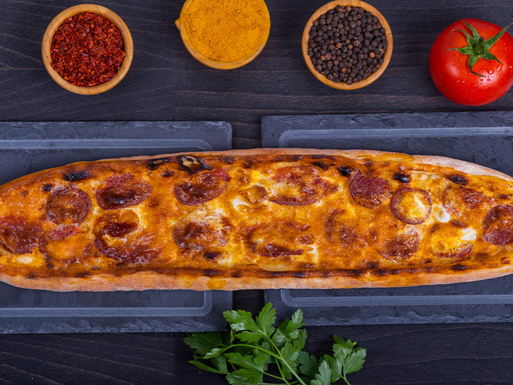 Kaşarlı Sucuklu Yumurtalı Pide